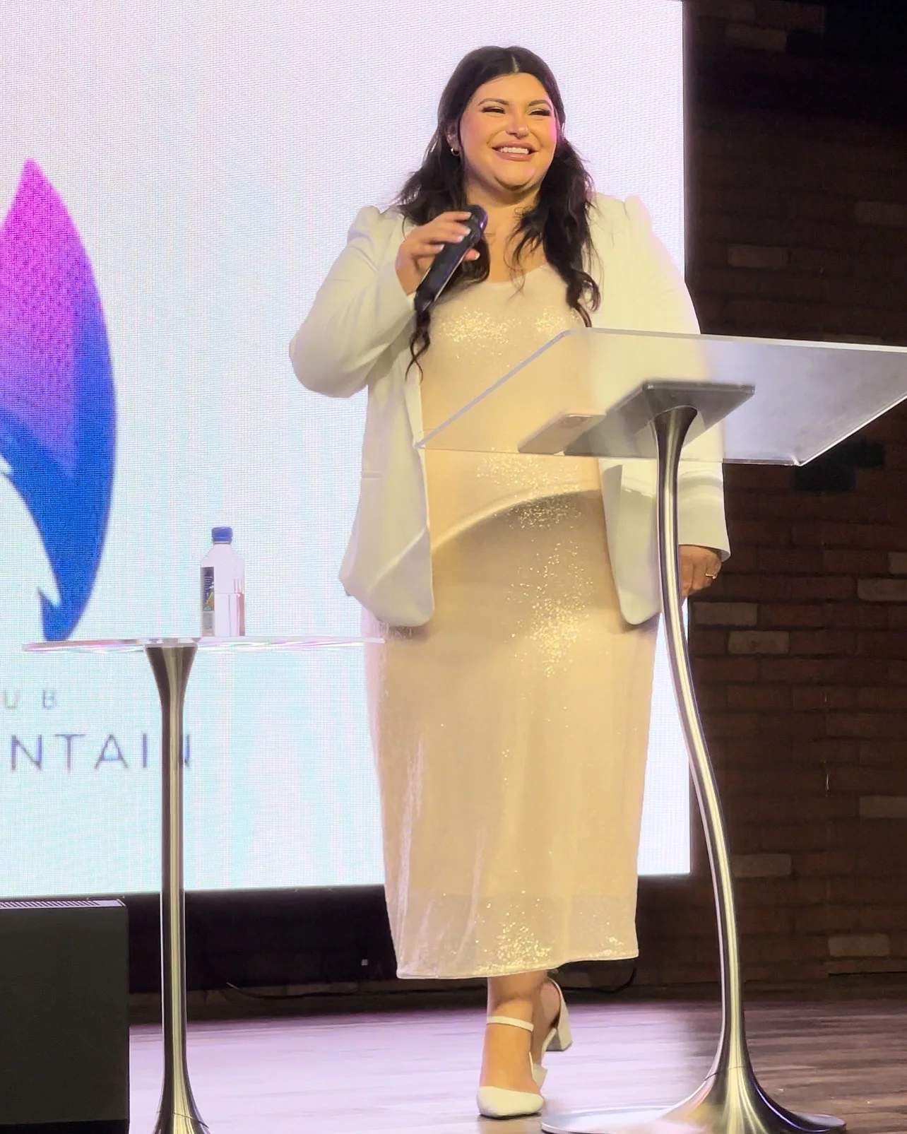 Pastora Amanda Colfax speaking